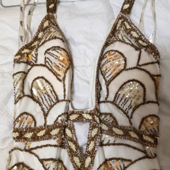 Vivace by Cassandra Stone fully beaded gown. Sz M - Picture 1 of 9